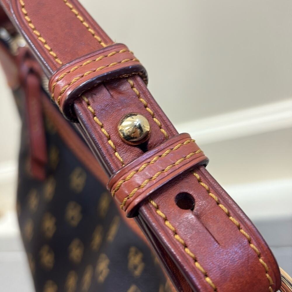 Dooney & Bourke hobo adjustable strap shoulder bag - Picture 8 of 8